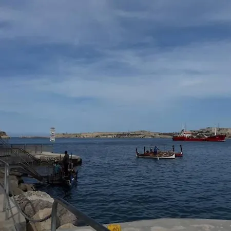 With Harbour Veiw Apartament